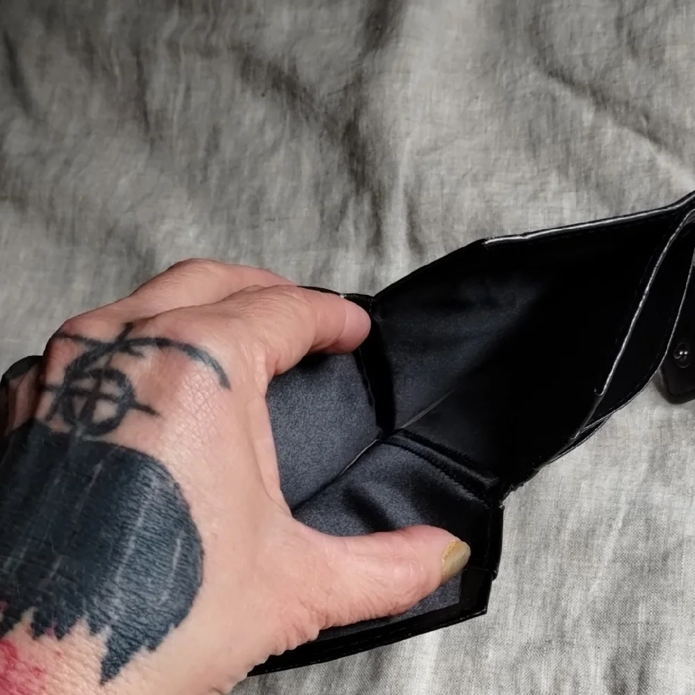 Gothic Baphomet Coffin Shaped Wallet By Kreepsville - Picture 7 of 8